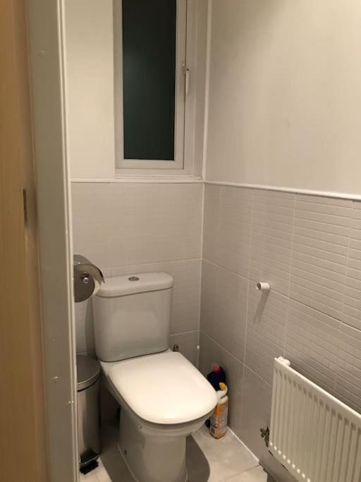 Great House + Air Conditioning + Free Car Parking Manchester Eksteriør bilde