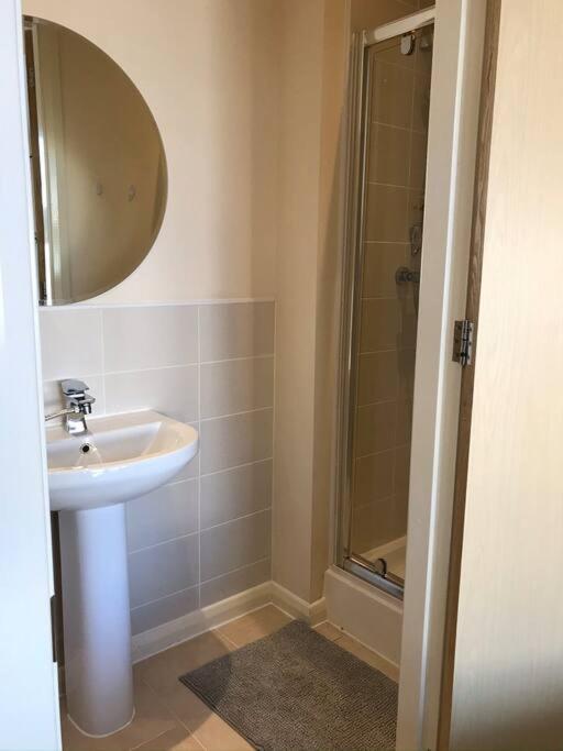 Great House + Air Conditioning + Free Car Parking Manchester Eksteriør bilde